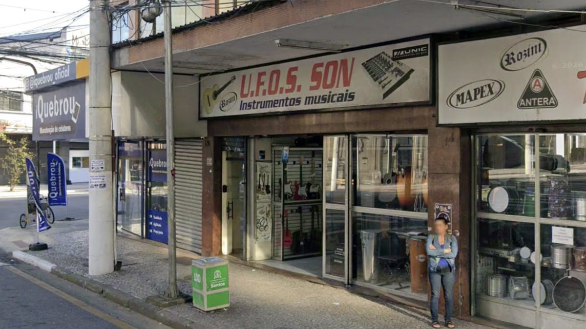 Após 40 anos, UFOS Som, loja referência em instrumentos musicais na Baixada Santista, fecha as portas no Centro de Santos