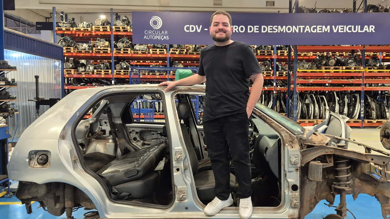 Líder na produção de carros, Stellantis agora também aposta na desmontagem