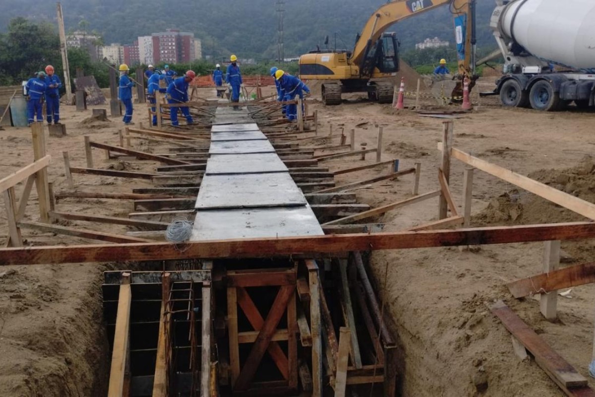 Obra contra alagamentos em Santos inicia nova fase no Saboó