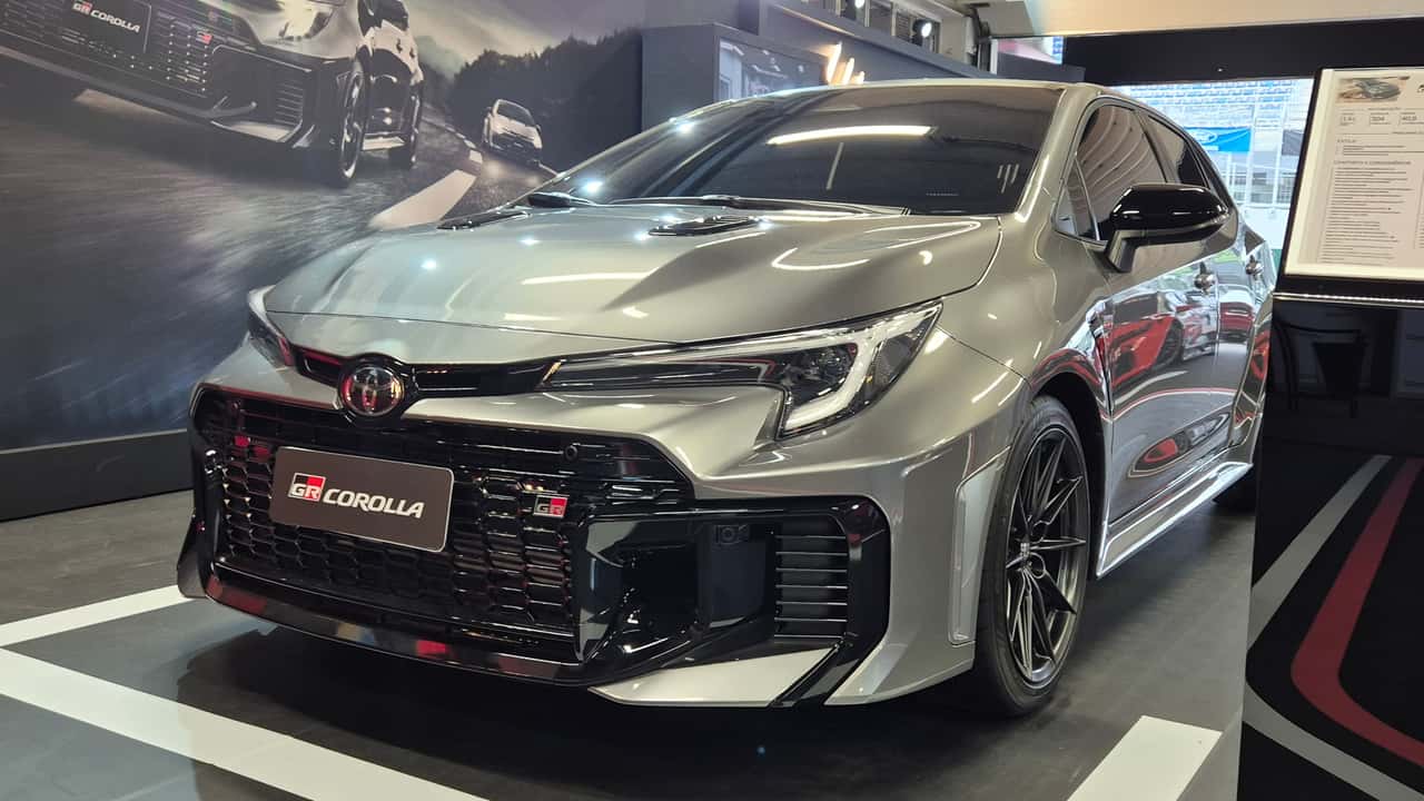 Novo GR Corolla chega ao Brasil mais forte e só com câmbio manual