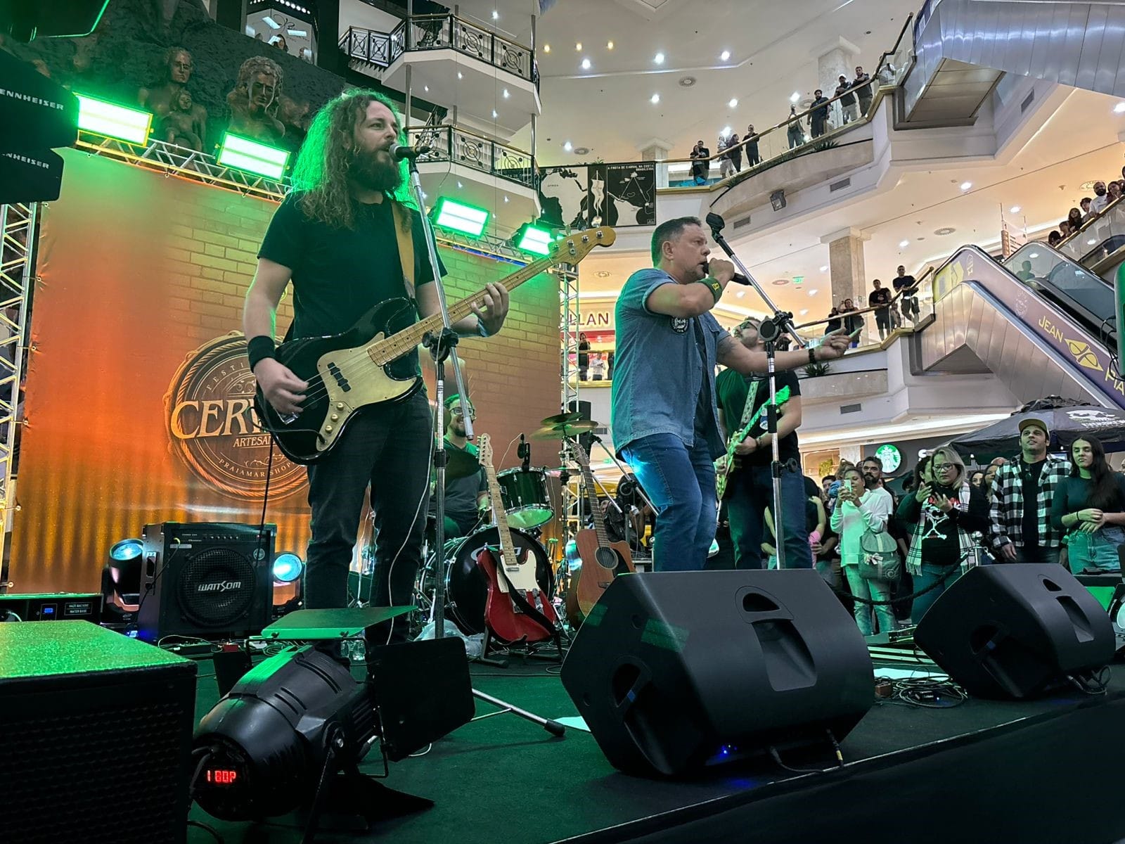 Festival da Cerveja reúne cinco cervejarias e shows gratuitos de rock em shopping de Santos a partir desta quinta; veja programação