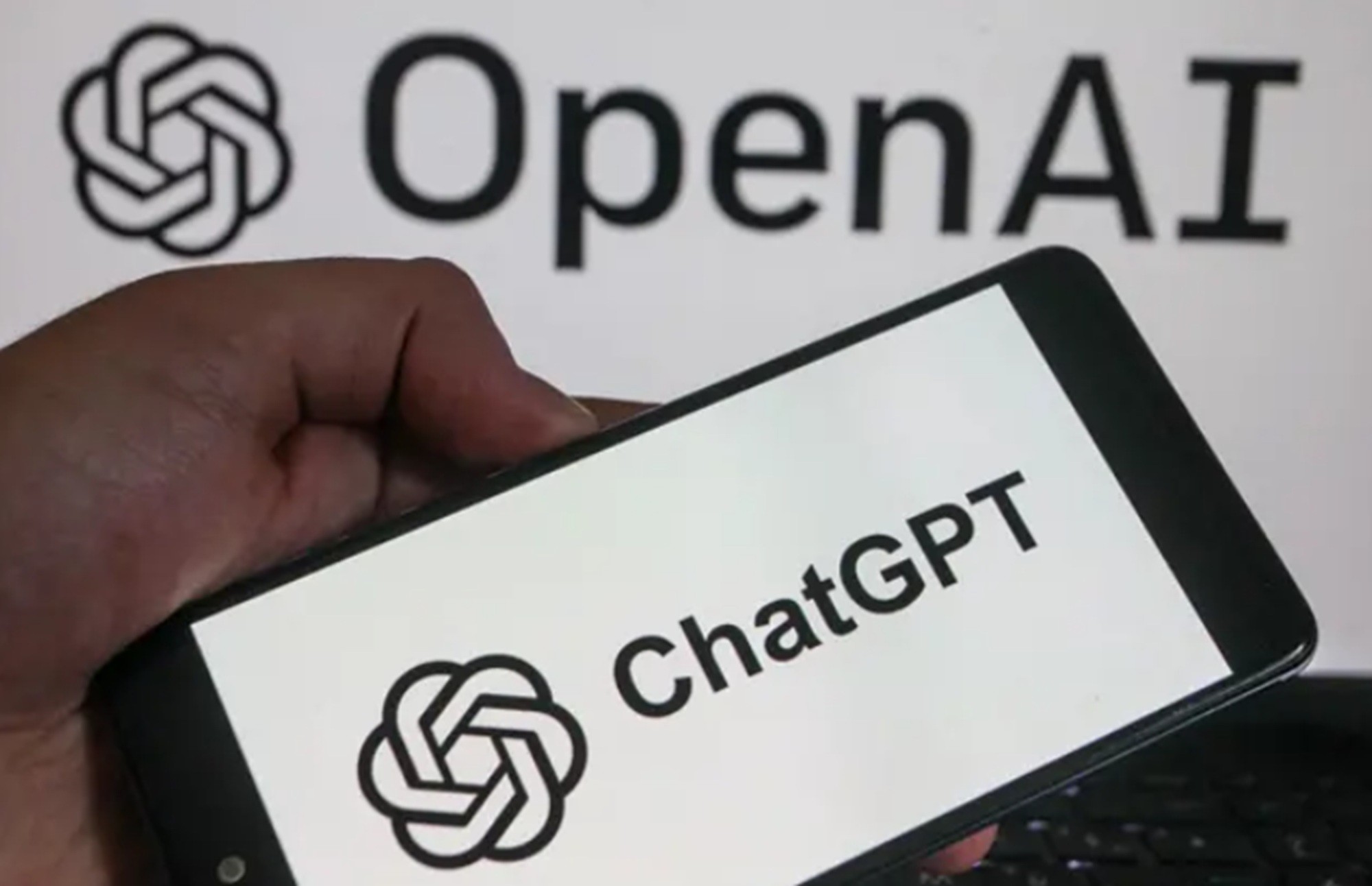 OpenAI encontra dispositivo de gravação escondido em escritório e funcionário é preso