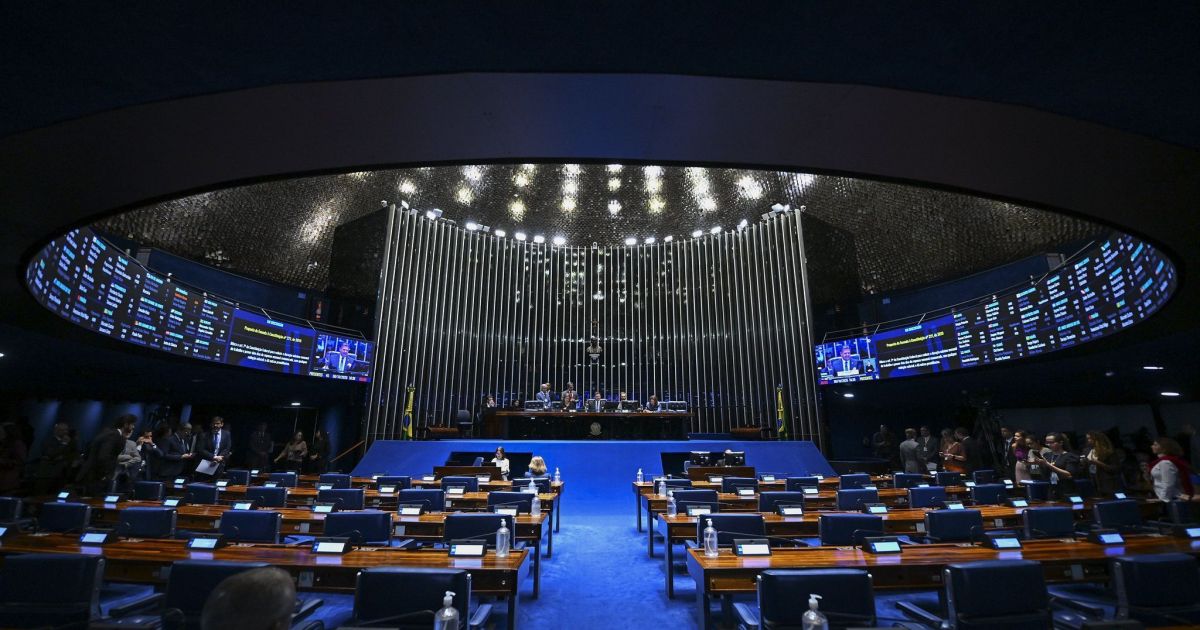 Veja como votou cada senador na PEC que acaba com a escala 6×1